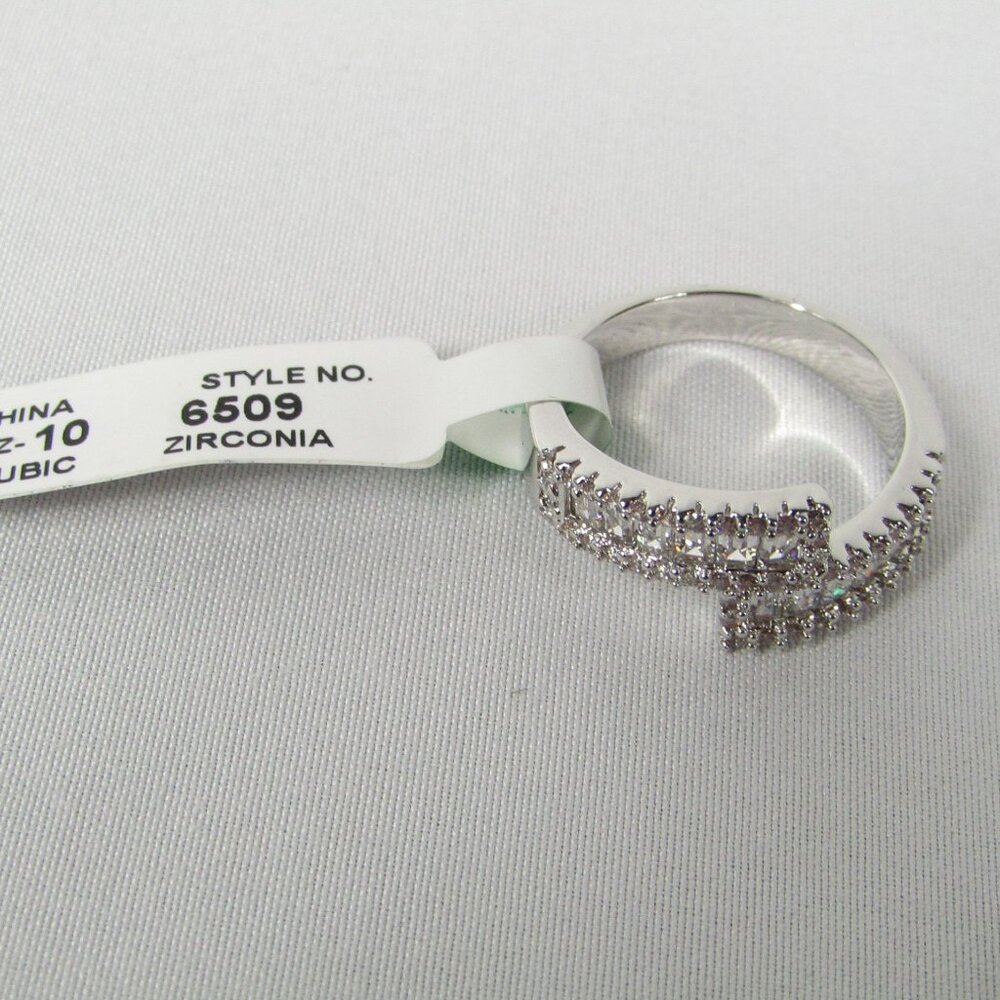 Cubic Zirconia | Stainless Steel | Wedding Band | Women's | Size 10 | New - Picture 4 of 4